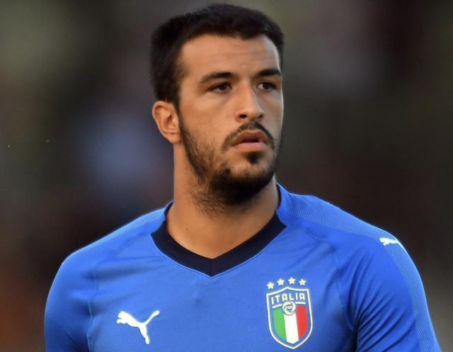 迷对他充满 迷对他充满