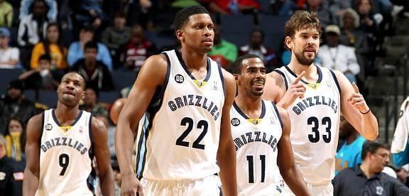 队报：姆巴佩服用止疼片带伤出战，他拒绝打封闭