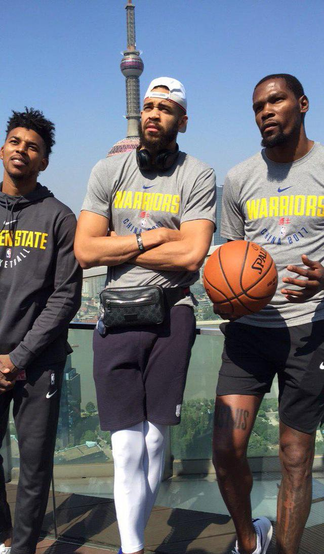 老鹰立刻打 老鹰立刻打