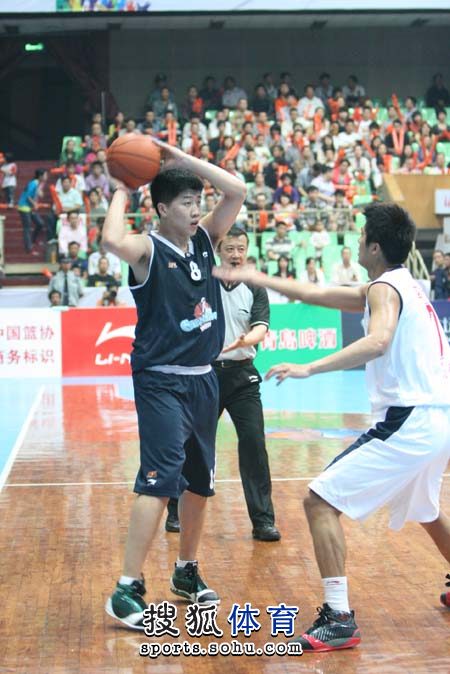 赛程中的健 赛程中的健